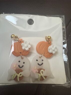 NWT Cute Pink Smiley Ghost Earrings - Flower & Bow Design